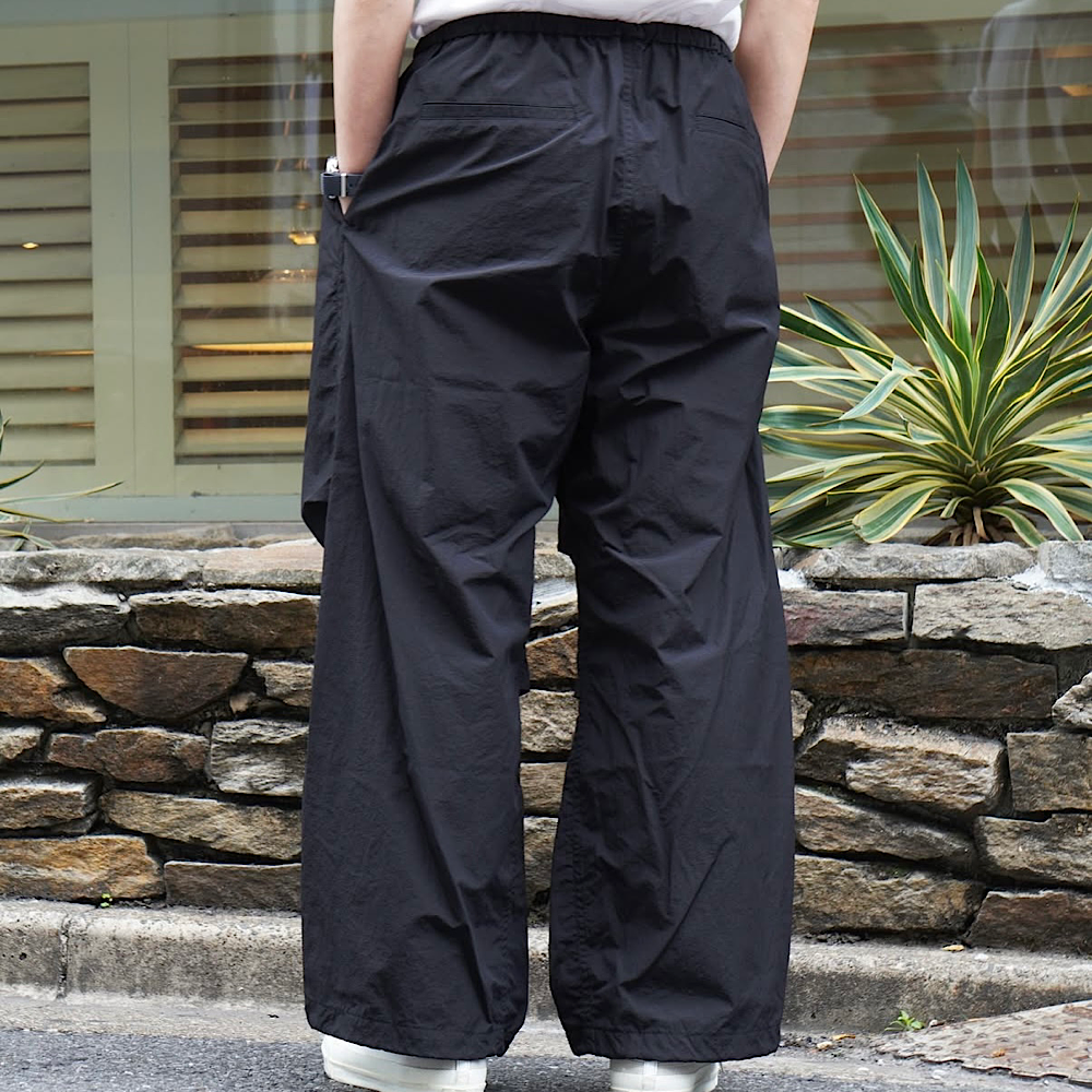THE DAY - WINDS-DAY COTTON NYLON KNEE TUCK PANTS - D25SS-04003