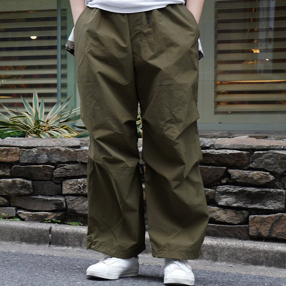 THE DAY - WINDS-DAY COTTON NYLON KNEE TUCK PANTS - D25SS-04003